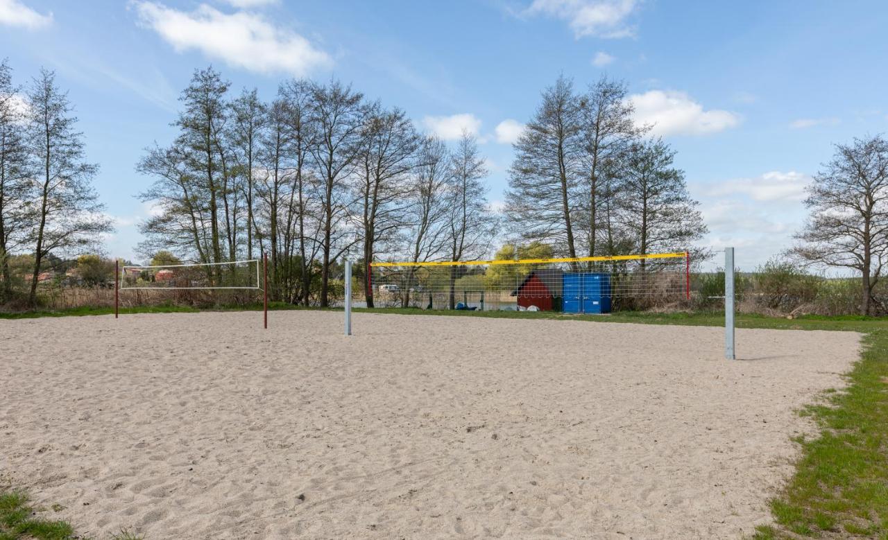Hotel Am Wariner See Exterior photo